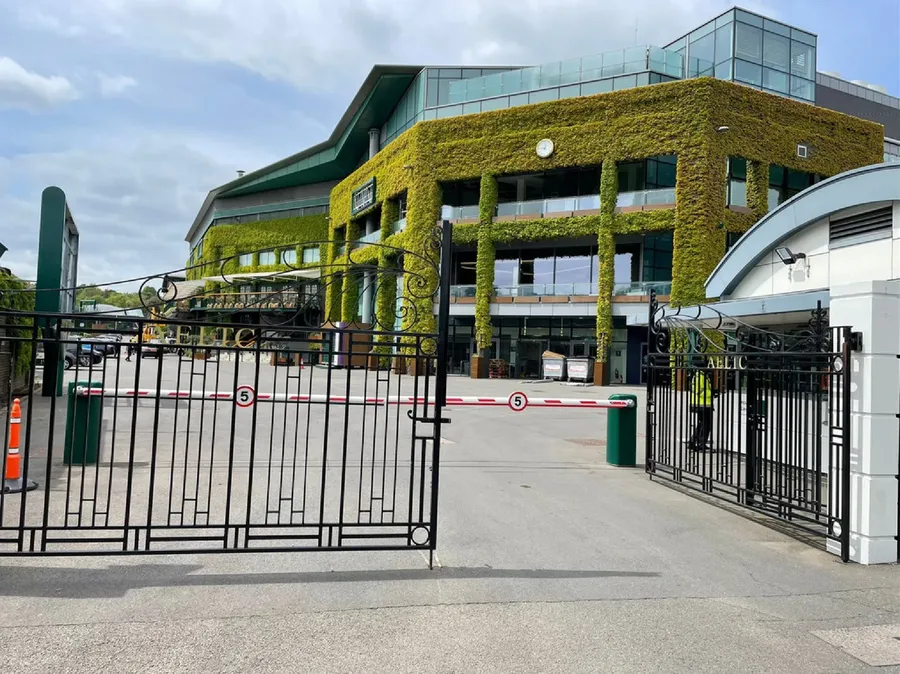 Wimbledon Centre Court, roof refurbished with the RESTEC FLEXITEC system