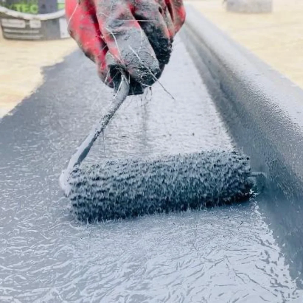 RESTEC FLEXITEC liquid roofing, action shots
